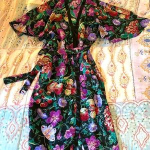Vintage satin silky botanical intimates robe 1980s medium floral butterflies